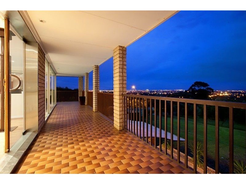 2 Bowey Avenue, Salisbury Heights SA 5109