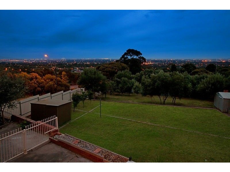 2 Bowey Avenue, Salisbury Heights SA 5109