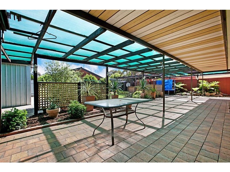 11 Woolaston Road, Salisbury Downs SA 5108