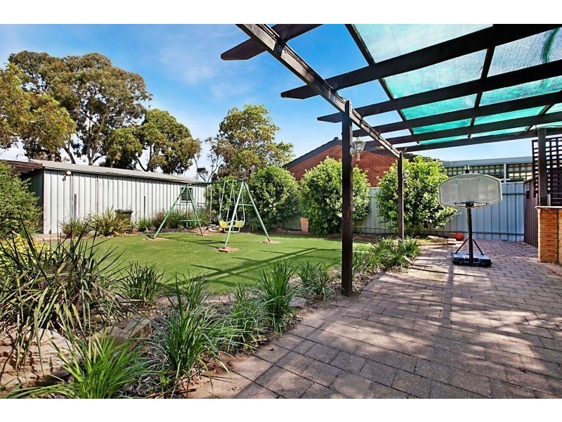 11 Woolaston Road, Salisbury Downs SA 5108