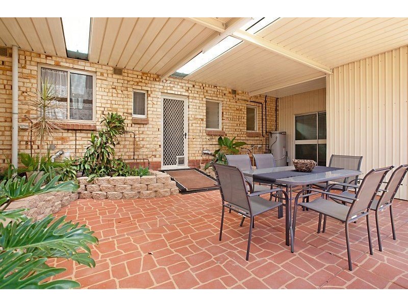 25 Burcombe Street, Elizabeth Vale SA 5112