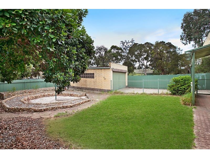 522 Bridge Road, Para Hills West SA 5096