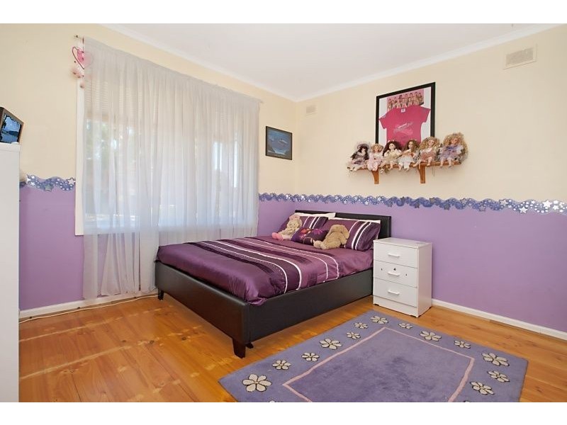 18 Balmoral Road, Salisbury East SA 5109