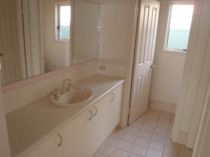 8 Elmwood Court, Mawson Lakes SA 5095