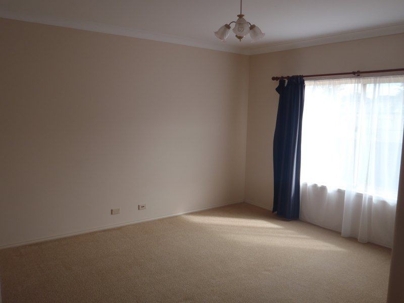 8 Elmwood Court, Mawson Lakes SA 5095