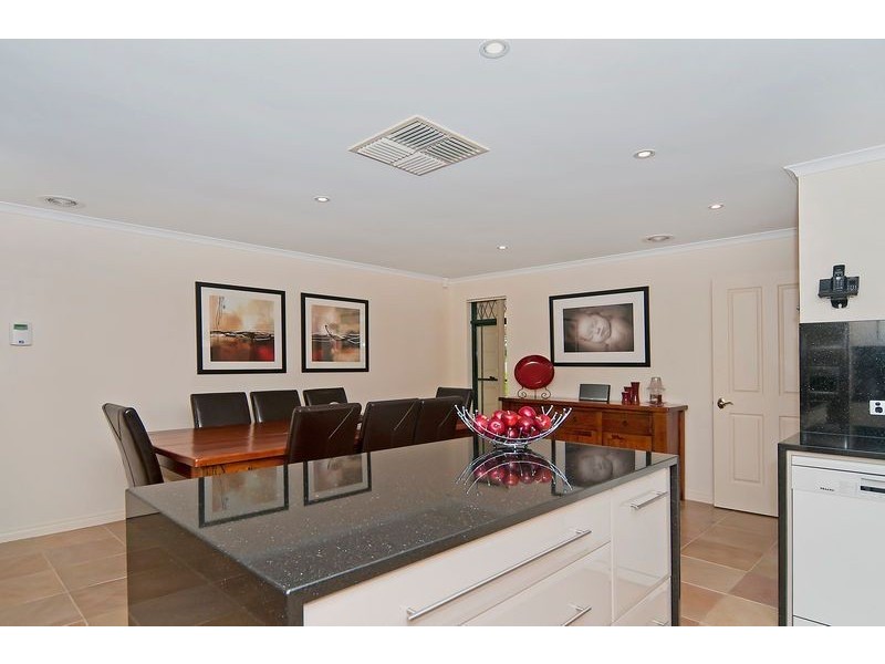 15 Carriage Way, Gulfview Heights SA 5096