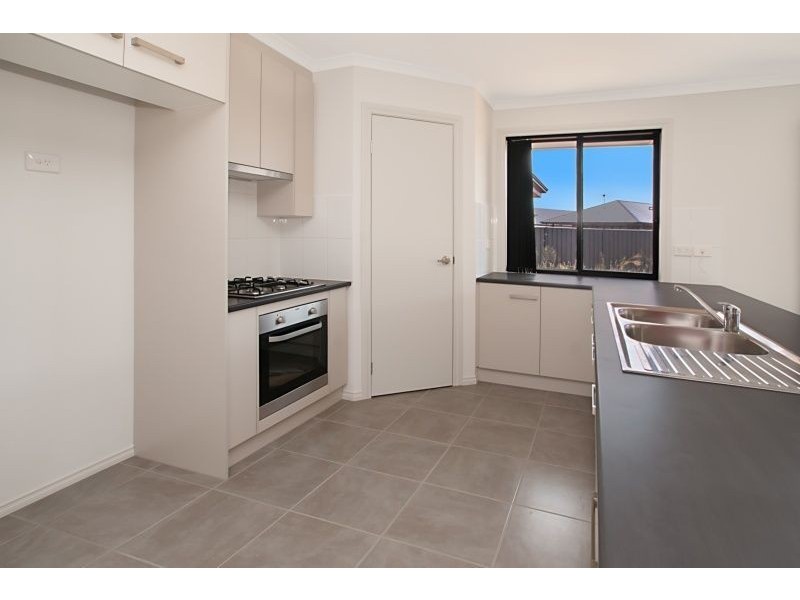 6 Ontario Crescent, Andrews Farm SA 5114