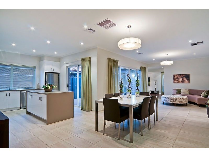 17 Jindabyne Street, Andrews Farm SA 5114