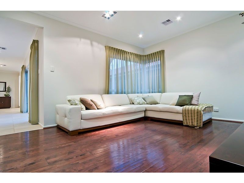 17 Jindabyne Street, Andrews Farm SA 5114