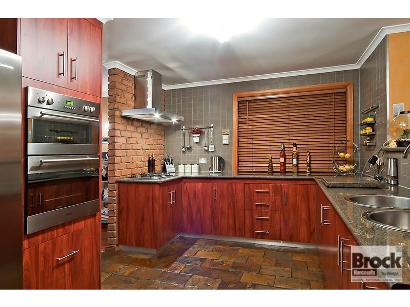 17 Lord Hobart Court, Surrey Downs SA 5126