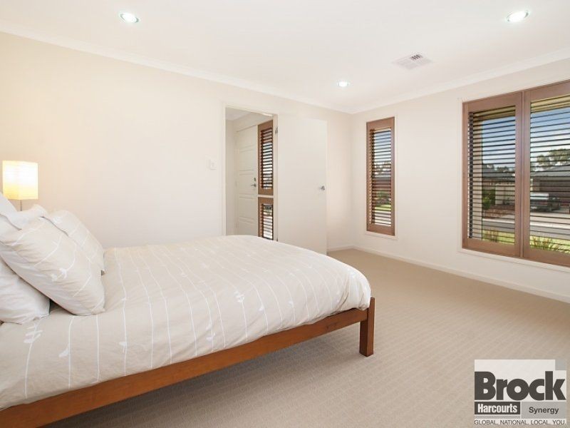 24 Rateki Close, Burton SA 5110