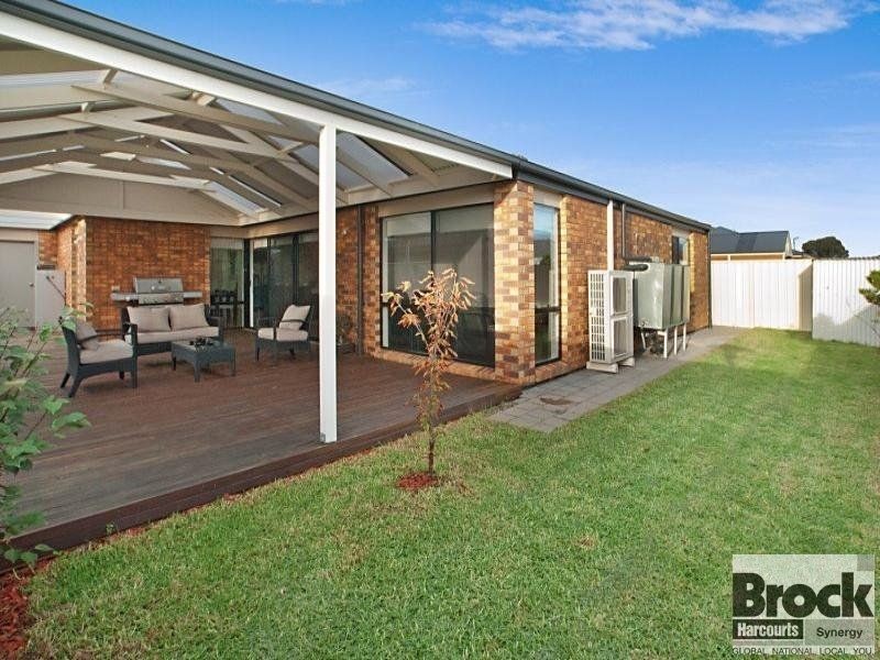 24 Rateki Close, Burton SA 5110