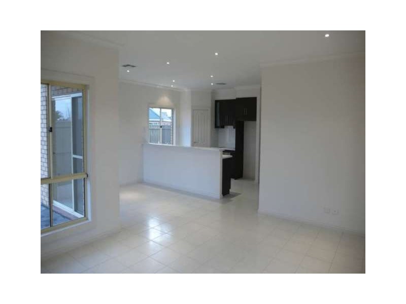 10 Mowbray Street, Mawson Lakes SA 5095