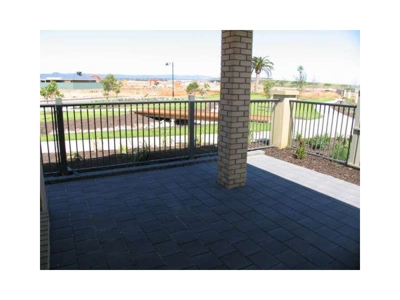 10 Mowbray Street, Mawson Lakes SA 5095