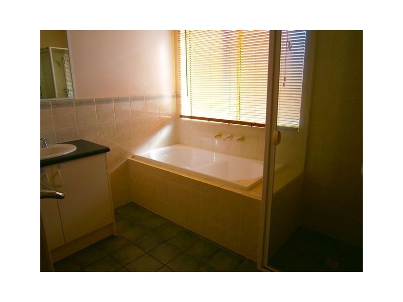 7 Lancelot Grove, Burton SA 5110