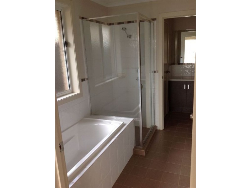 18 Almond Cct, Munno Para West SA 5115