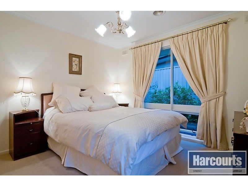33 McGowan Court, Para Hills SA 5096