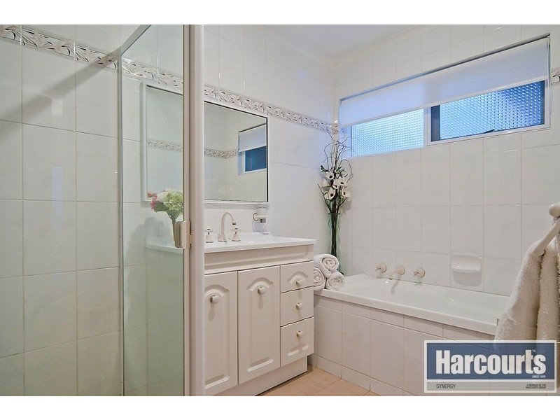 33 McGowan Court, Para Hills SA 5096