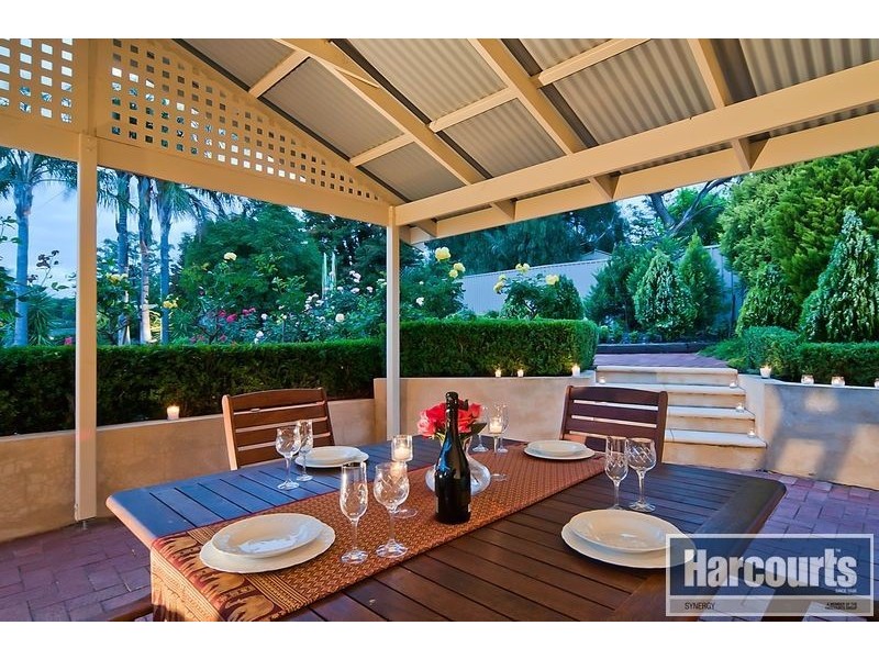 33 McGowan Court, Para Hills SA 5096