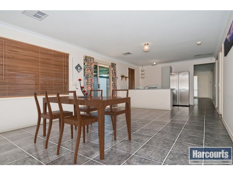 9 Maguire Cres, Burton SA 5110