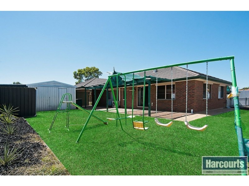 9 Maguire Cres, Burton SA 5110