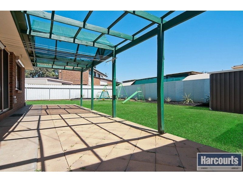 9 Maguire Cres, Burton SA 5110