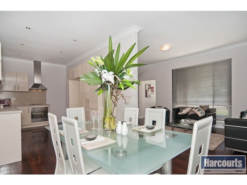 4 Sampson Road, Elizabeth Grove SA 5112