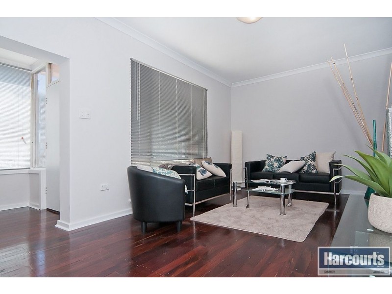 4 Sampson Road, Elizabeth Grove SA 5112