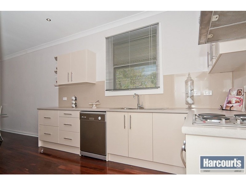 4 Sampson Road, Elizabeth Grove SA 5112