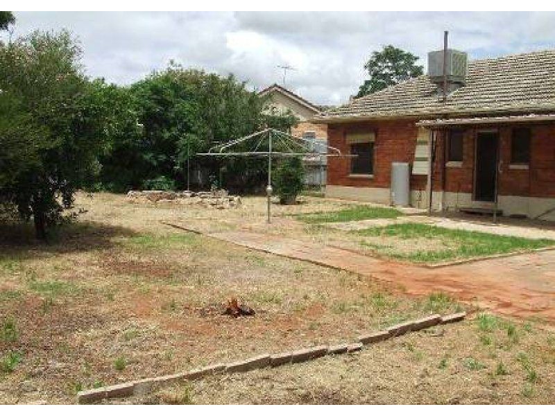 27 Shillabeer Road, Elizabeth Park SA 5113