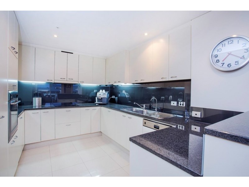 10/9 Holdfast Promenade, Glenelg SA 5045