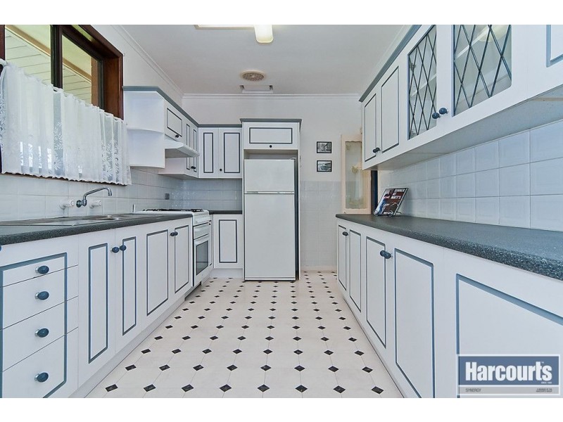 11 Poulshot Crescent, Elizabeth Vale SA 5112