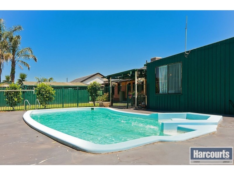 11 Poulshot Crescent, Elizabeth Vale SA 5112