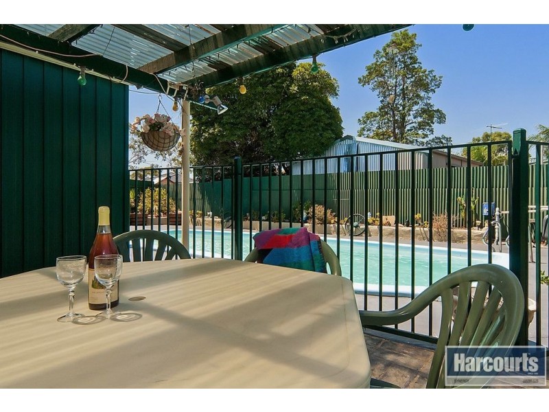 11 Poulshot Crescent, Elizabeth Vale SA 5112