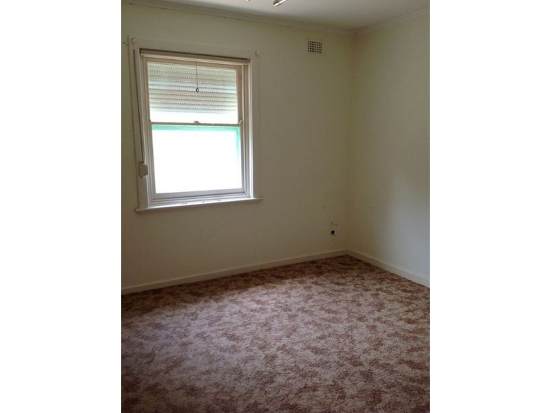 10 Lawrie Avenue, Salisbury SA 5108