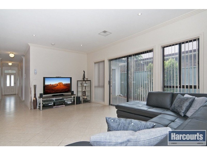 3 Lakefield Crescent, Mawson Lakes SA 5095