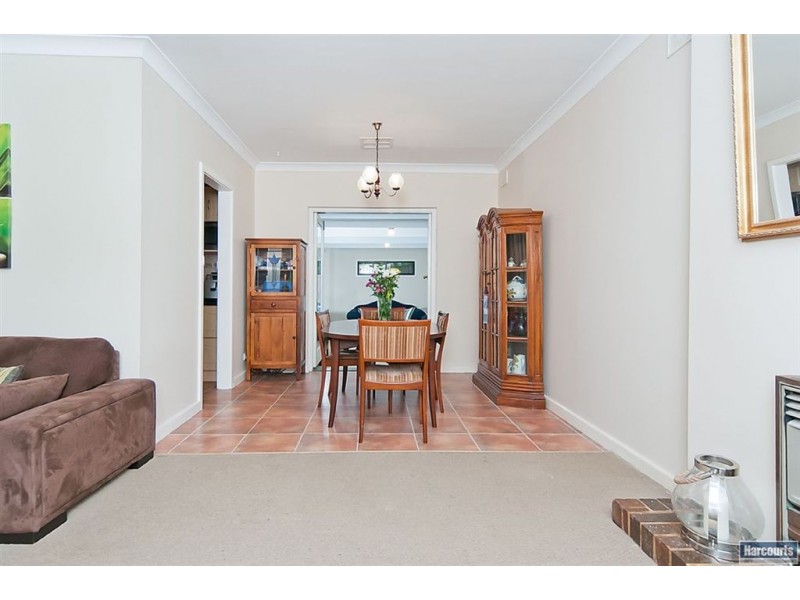 15 Cumberland Avenue, Para Hills SA 5096