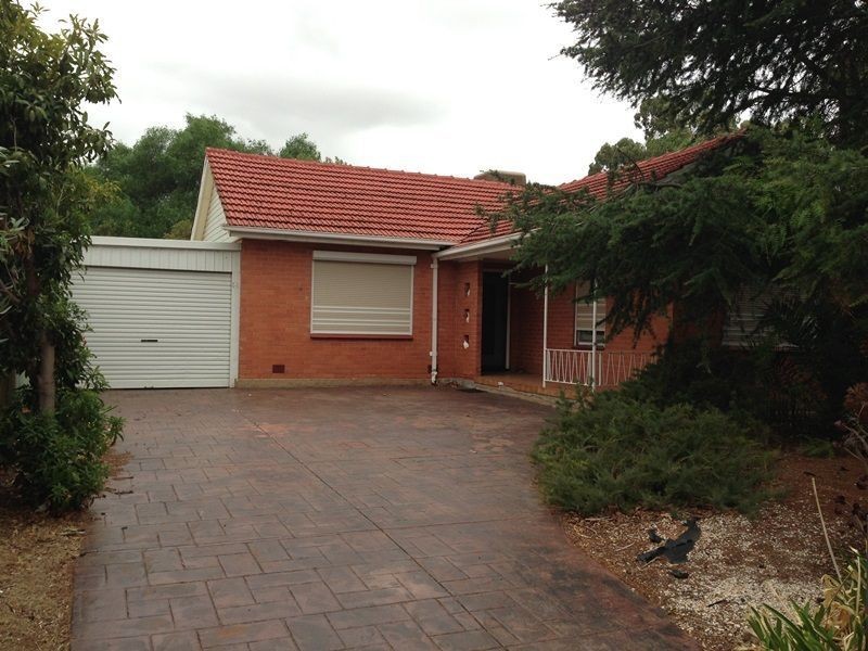 13 Mofflin Rd, Elizabeth Grove SA 5112