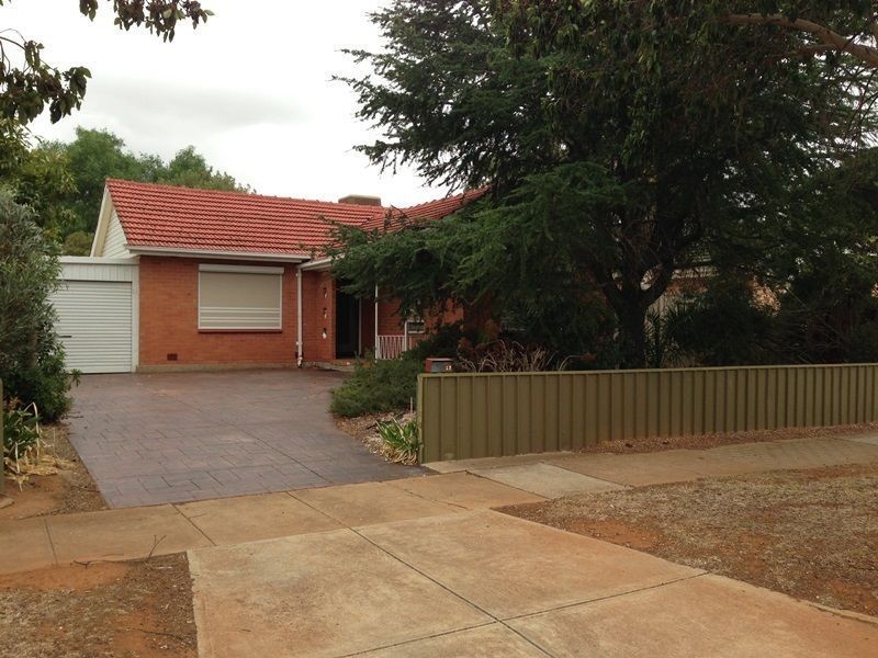 13 Mofflin Rd, Elizabeth Grove SA 5112