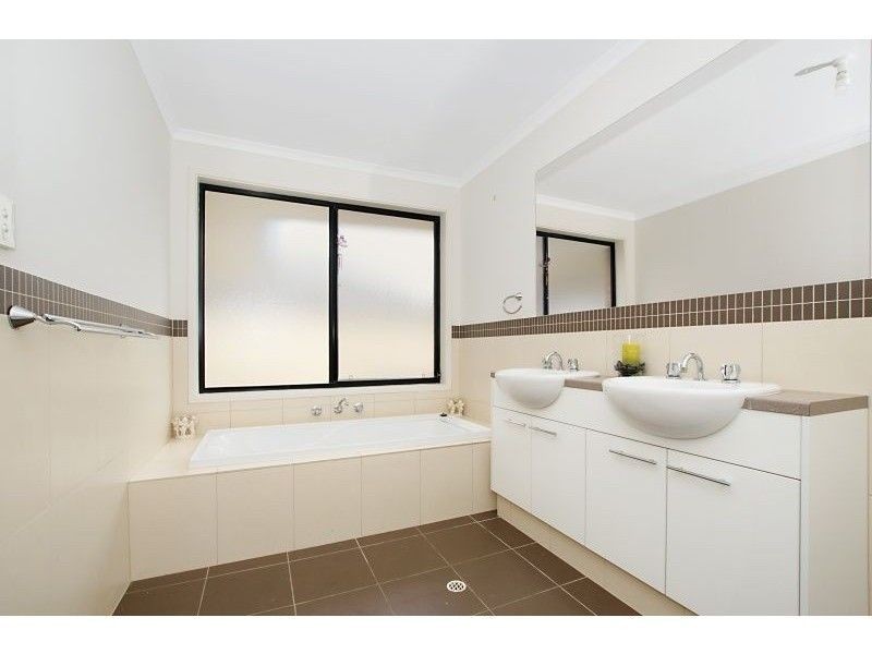 10 Brookfield Ave, Burton SA 5110