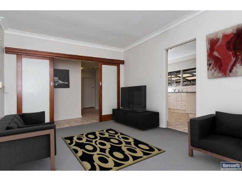26 Daphne St, Salisbury East SA 5109