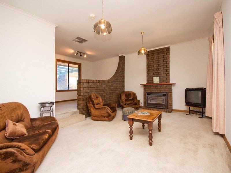 9 Kosmina Crescent, Hillbank SA 5112