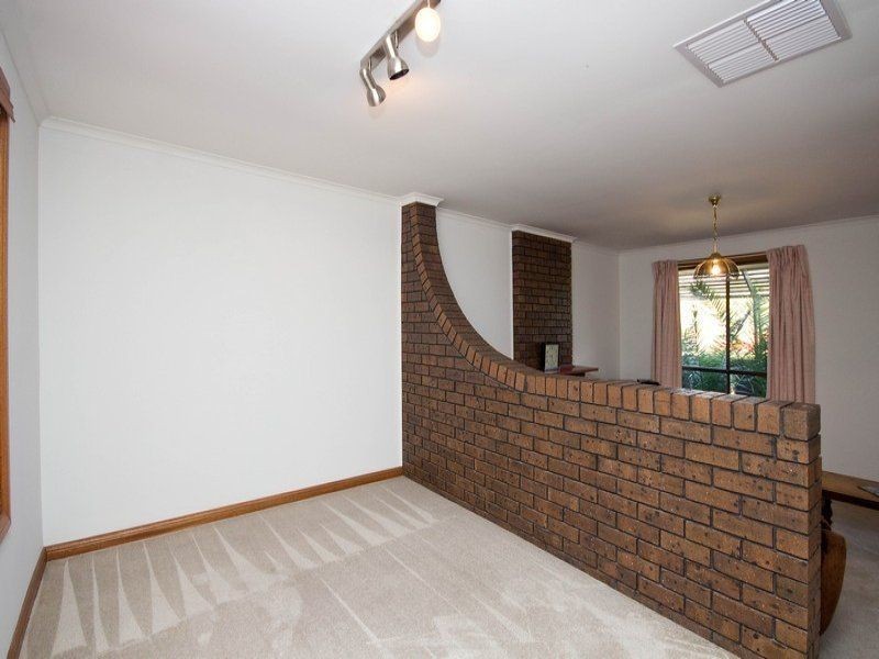 9 Kosmina Crescent, Hillbank SA 5112