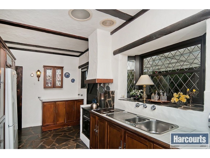 6 Barrington Crescent, Salisbury East SA 5109