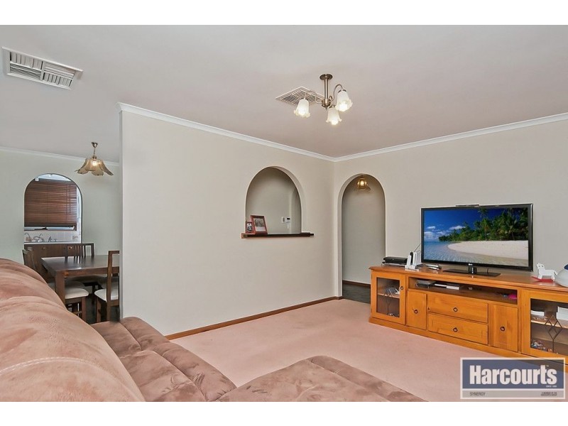 16 Hutchinson Dr, Parafield Gardens SA 5107