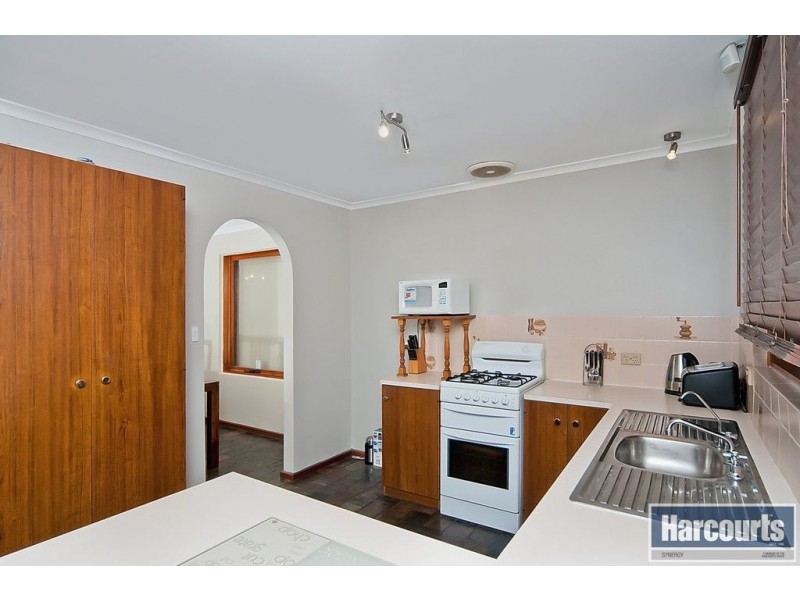 16 Hutchinson Dr, Parafield Gardens SA 5107