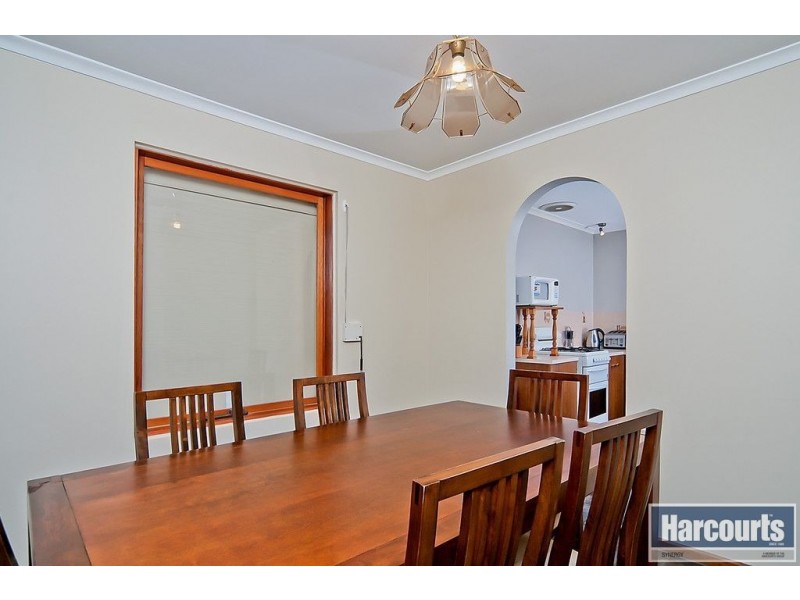 16 Hutchinson Dr, Parafield Gardens SA 5107