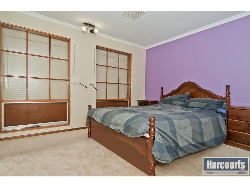 16 Hutchinson Dr, Parafield Gardens SA 5107