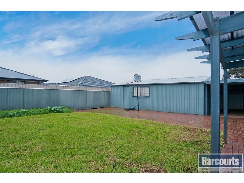 16 Hutchinson Dr, Parafield Gardens SA 5107