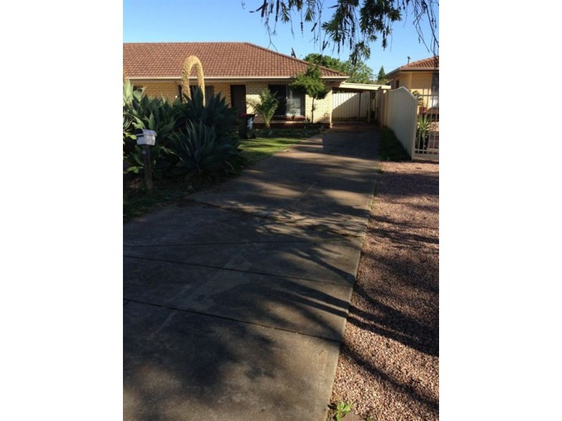 11 Karyn Crescent, Brahma Lodge SA 5109